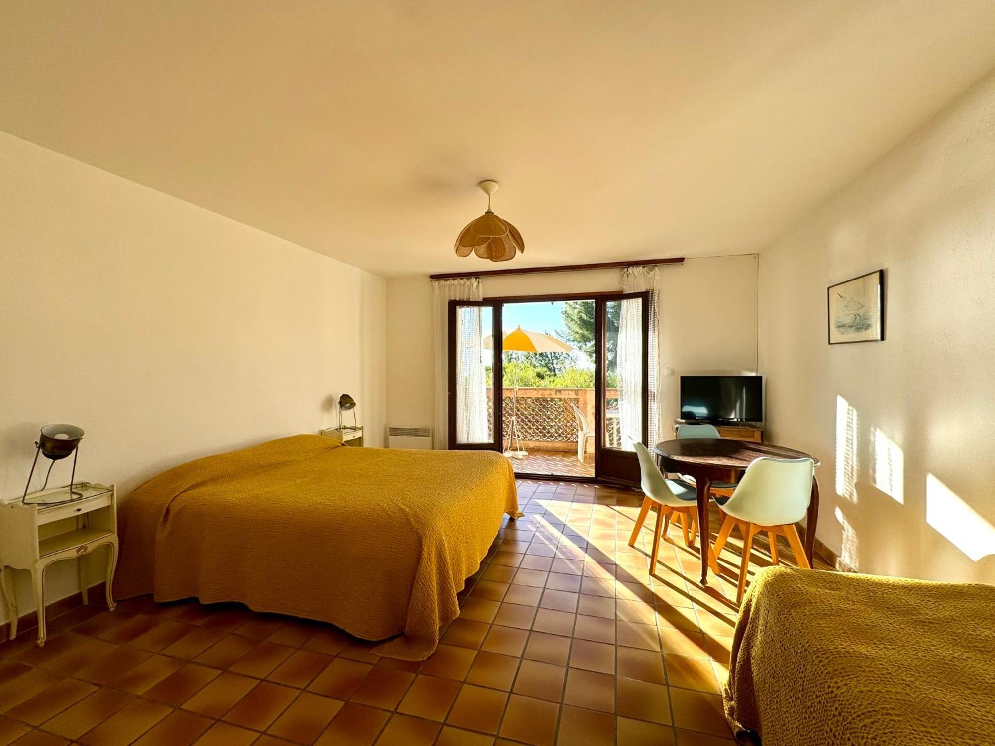 Parc Et Residence Le Provencal Hyeres Bagian luar foto