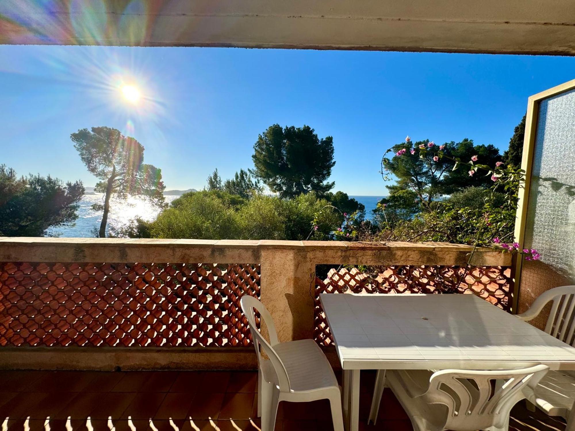 Parc Et Residence Le Provencal Hyeres Bagian luar foto